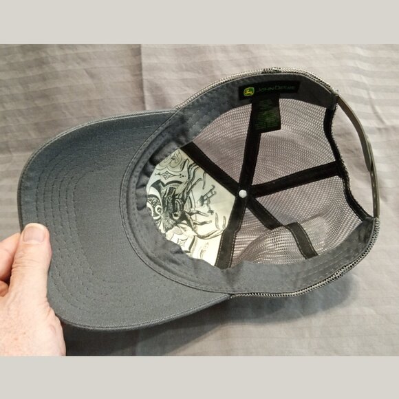 Men's John Deere Grey, Black, and White Ballcap: Graphic Print with Mesh Back - Picture 6 of 13
